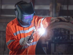 Nuevo curso de soldadura en Puente Genil: formación especializada con compromiso de contratación